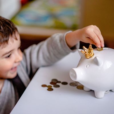 Pénzügyi biztonság gyermekünknek – Ajándékba!