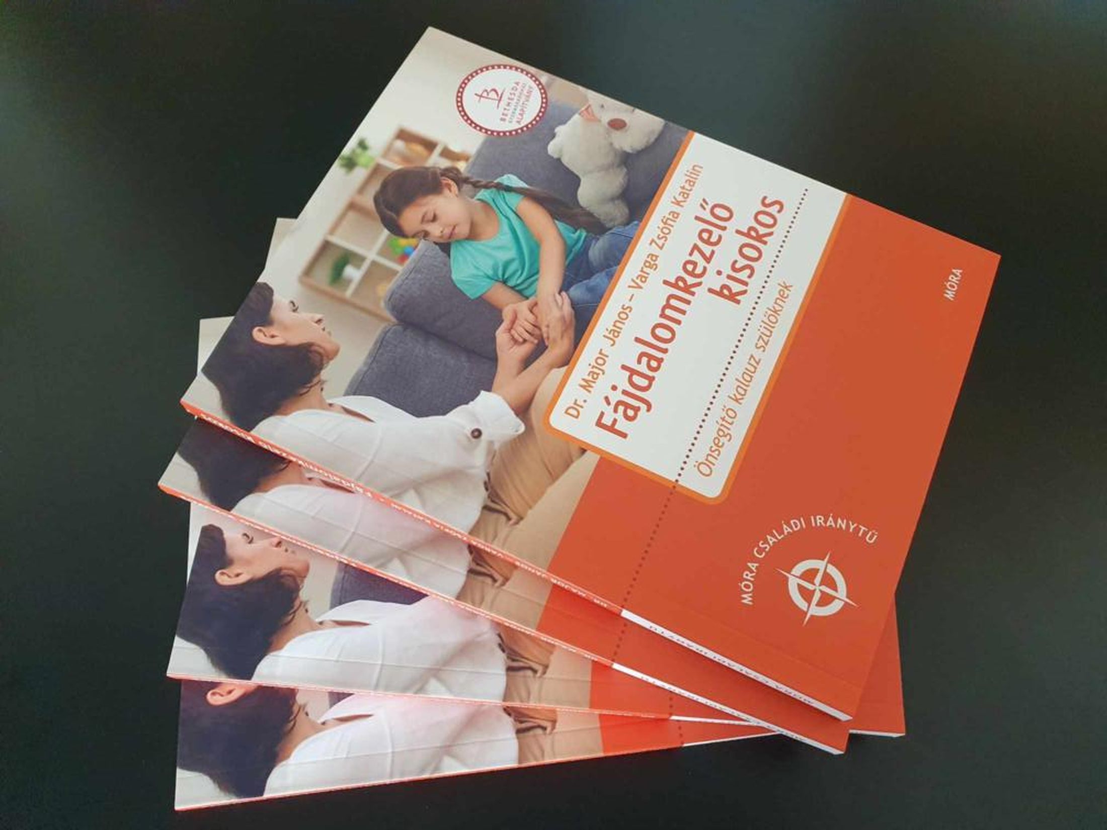 Segítő könyvek jelentek meg gyerekeknek és szüleiknek