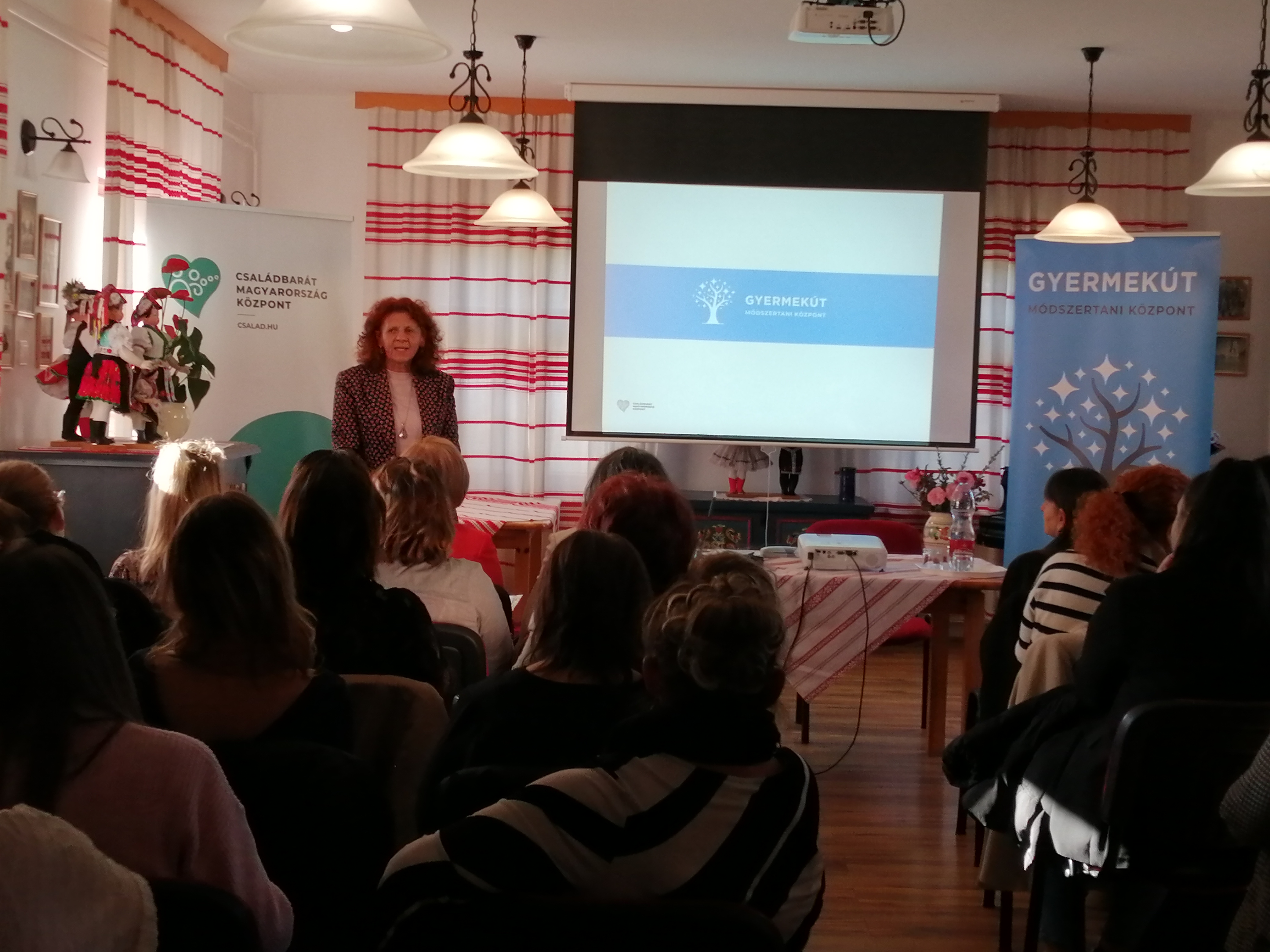 Konferencia a Gyermekút Módszertani Központ modellprogramjáról