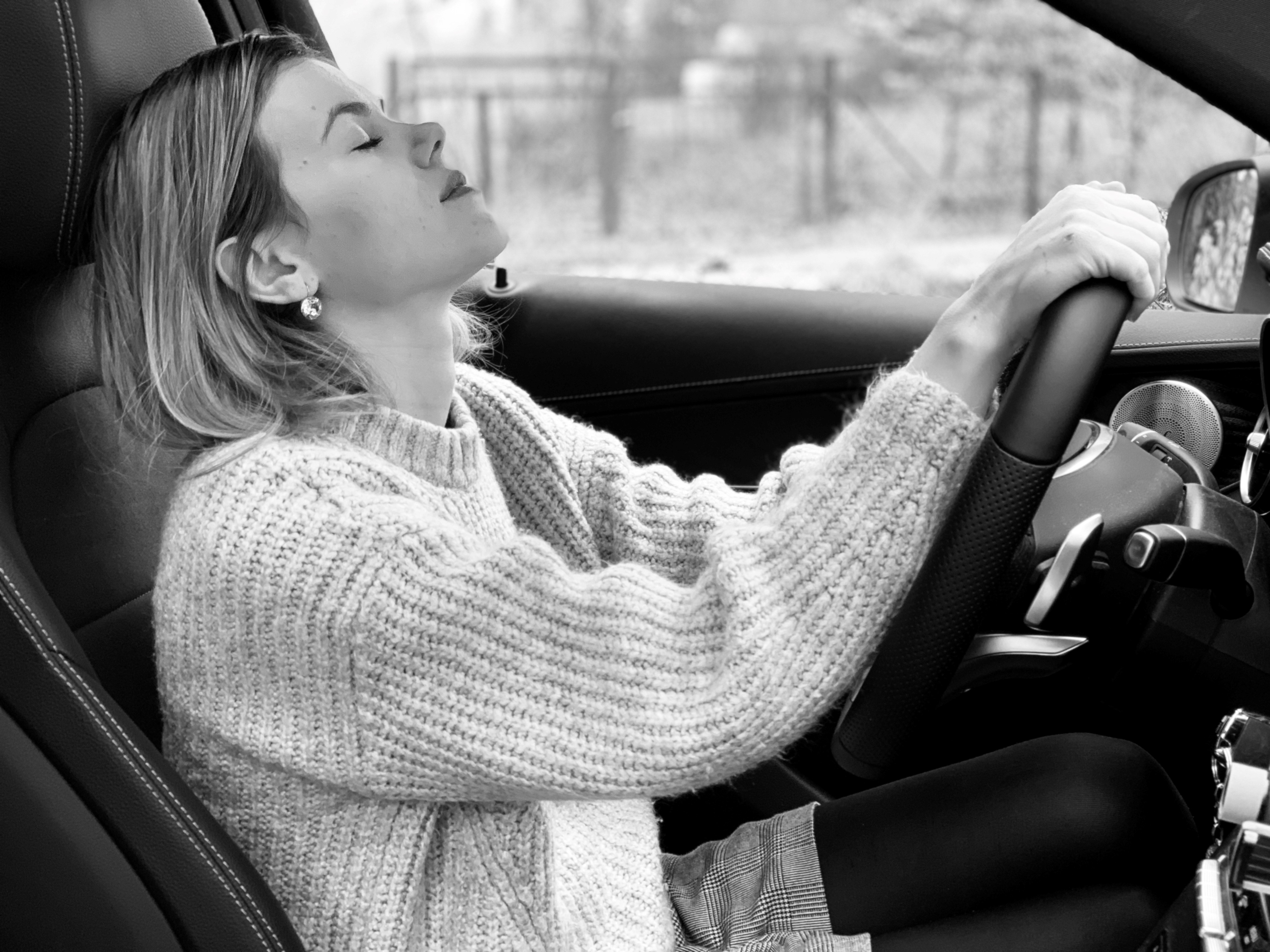 Szeret, nem szeret, szeret, nem szeret… persze, hogy SZERET!