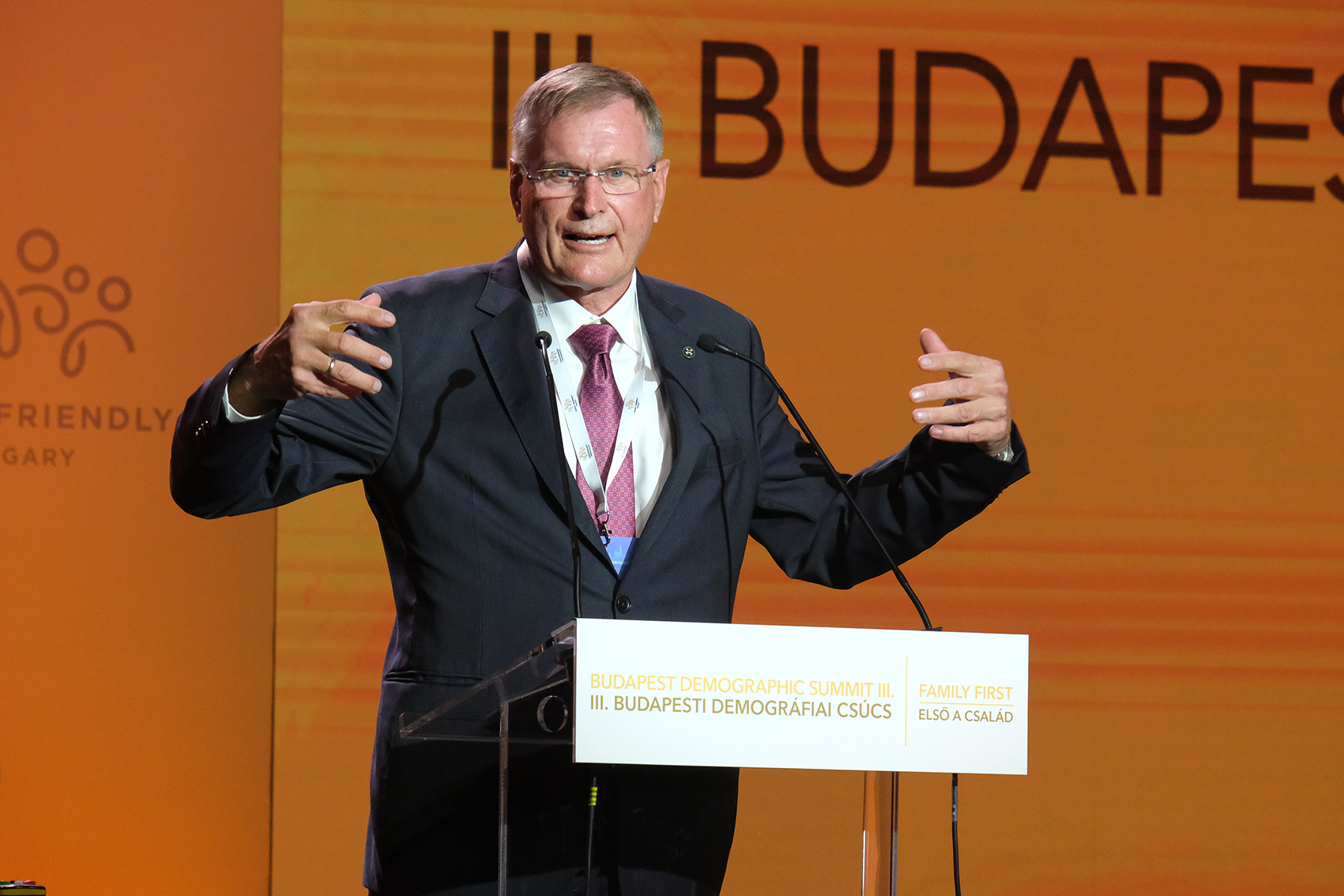 Johannes Singhammer: A család otthont biztosít, és fejleszti a gyerekeket