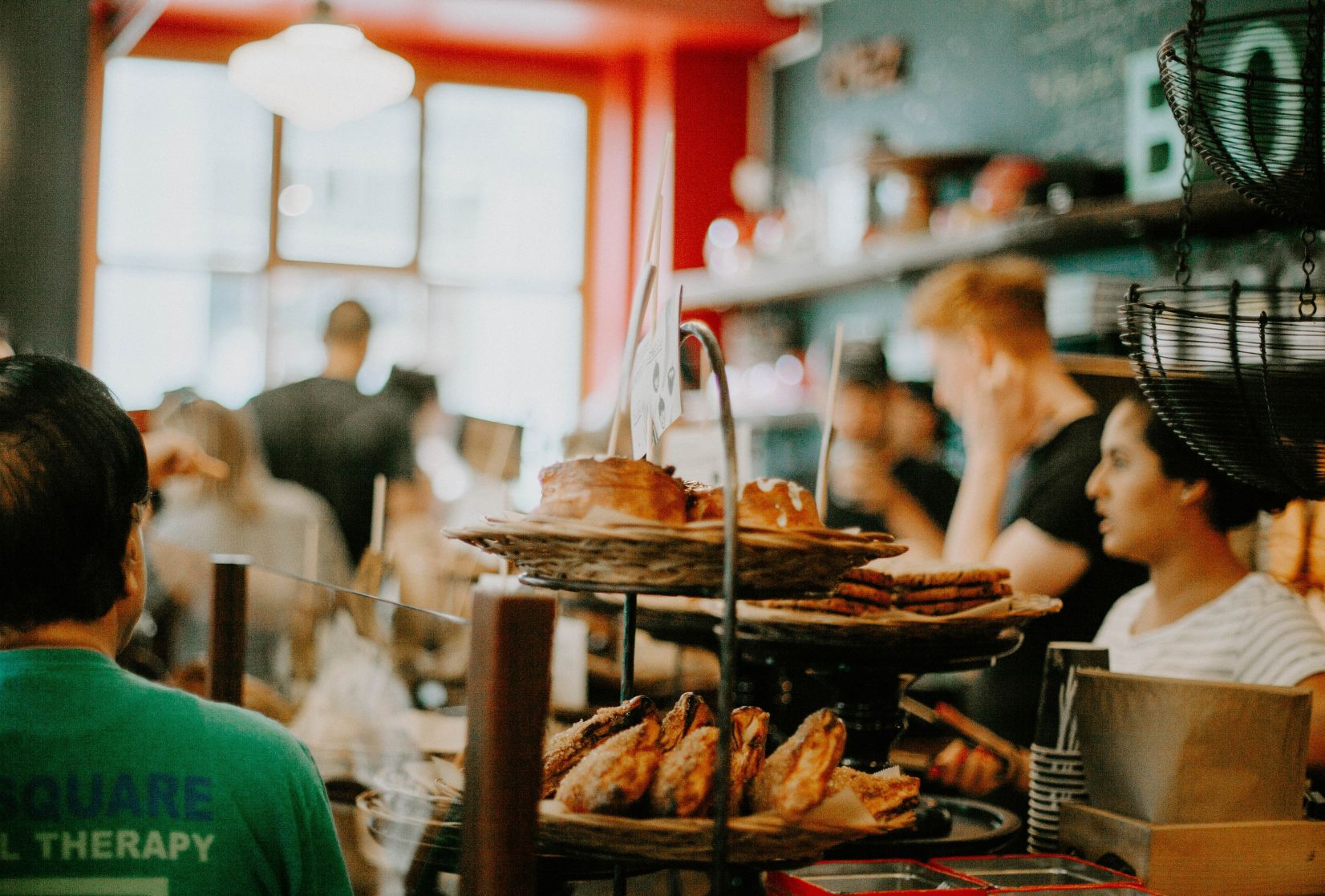 Még mindig sok magyar fizet készpénzzel