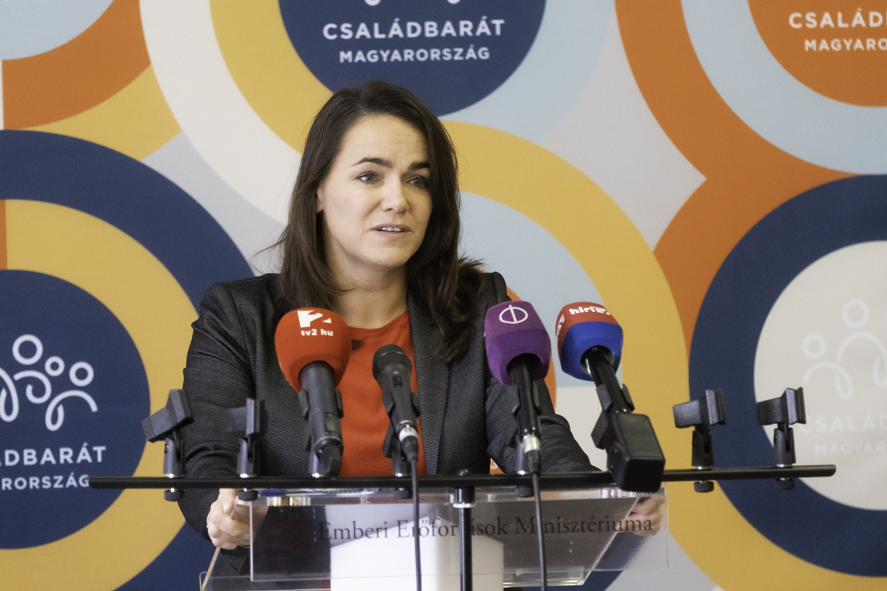 Érkezik a nyugdíjprémium és a nyugdíj-kiegészítés