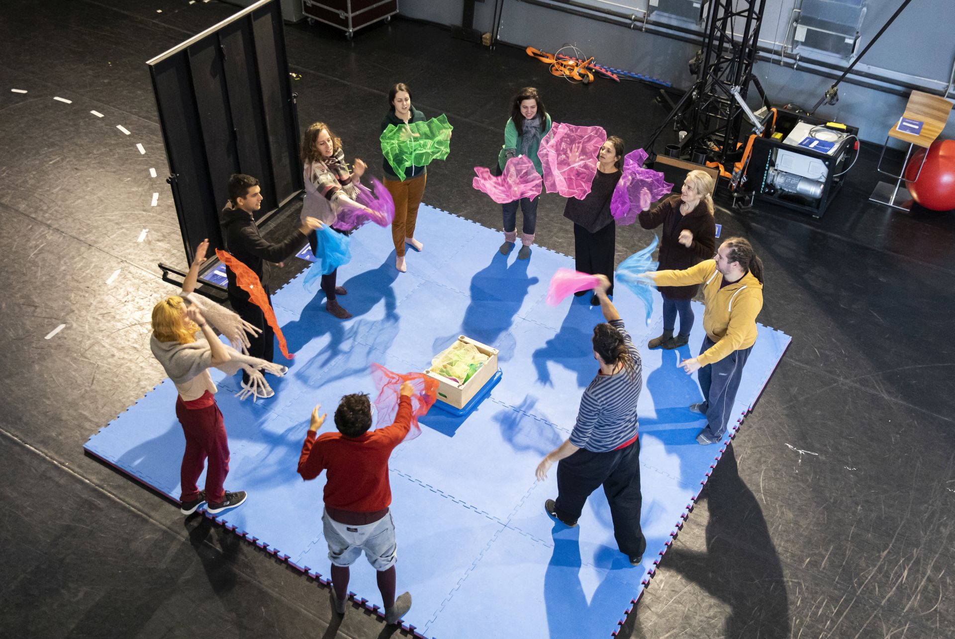 Artisták adnak új perspektívát hátrányos helyzetű fiataloknak