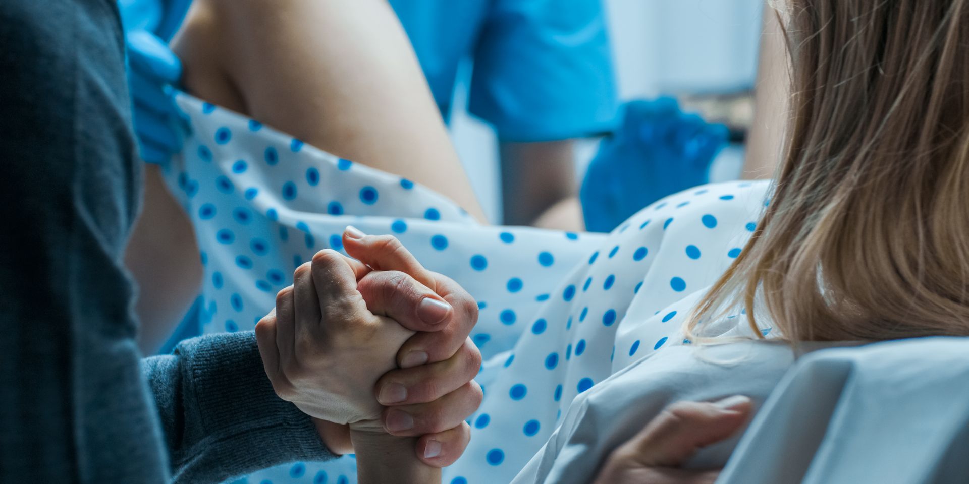 Még több kórházban lesz családbarát szülészet