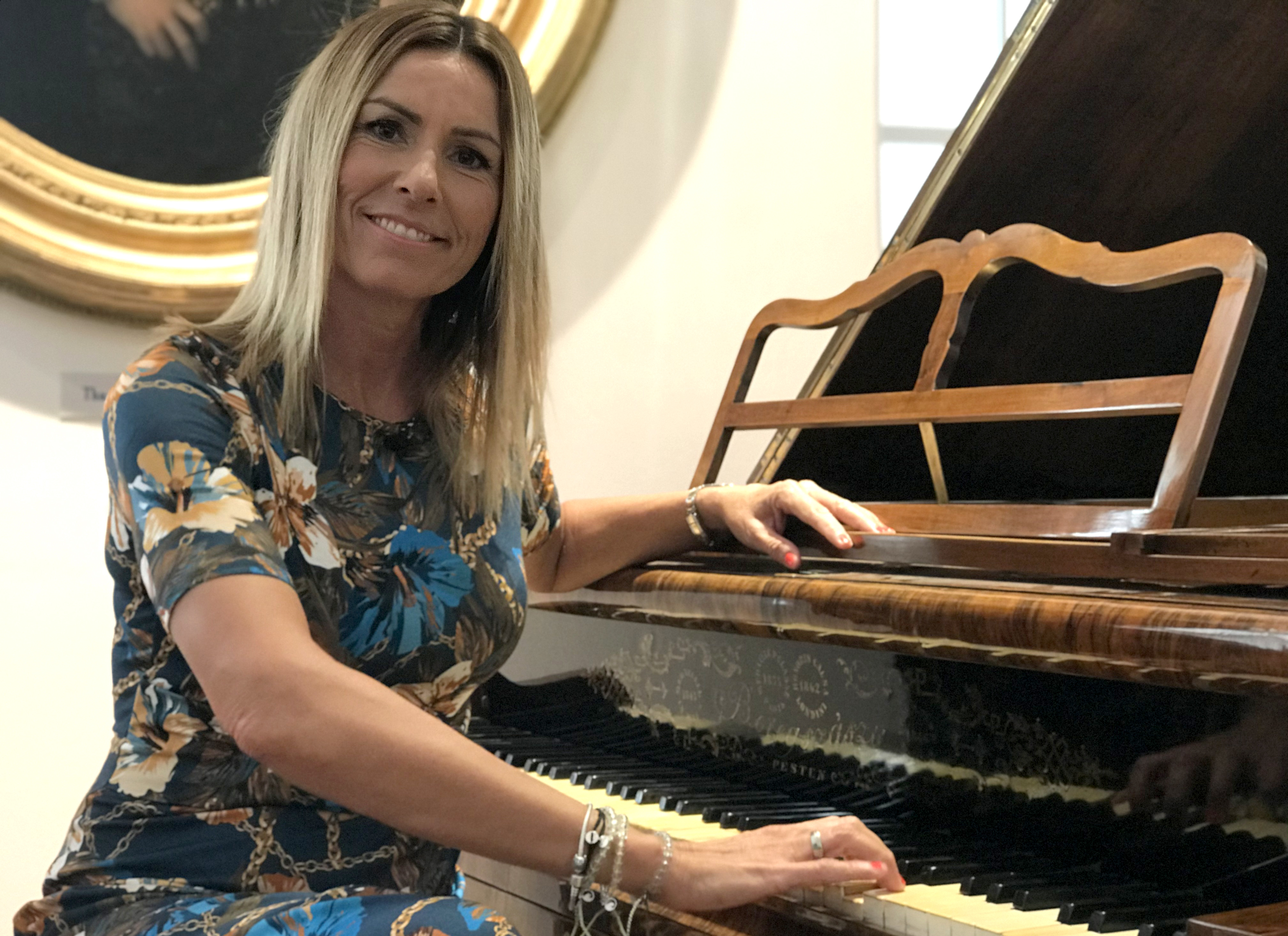 Miklósa Erika: „Átadtam magam az anyaságnak”