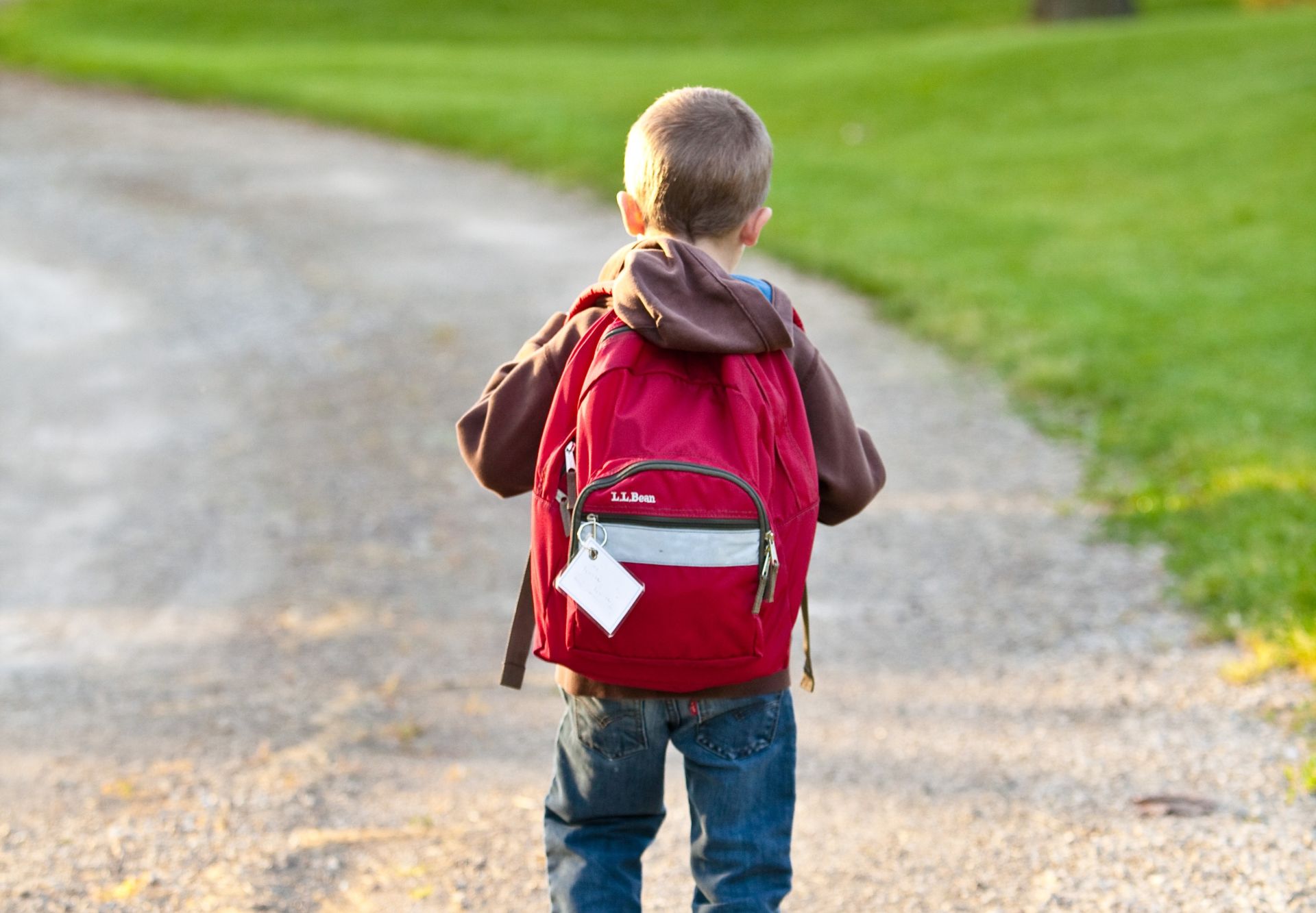 Iskolatáskákon mérik a légszennyezést