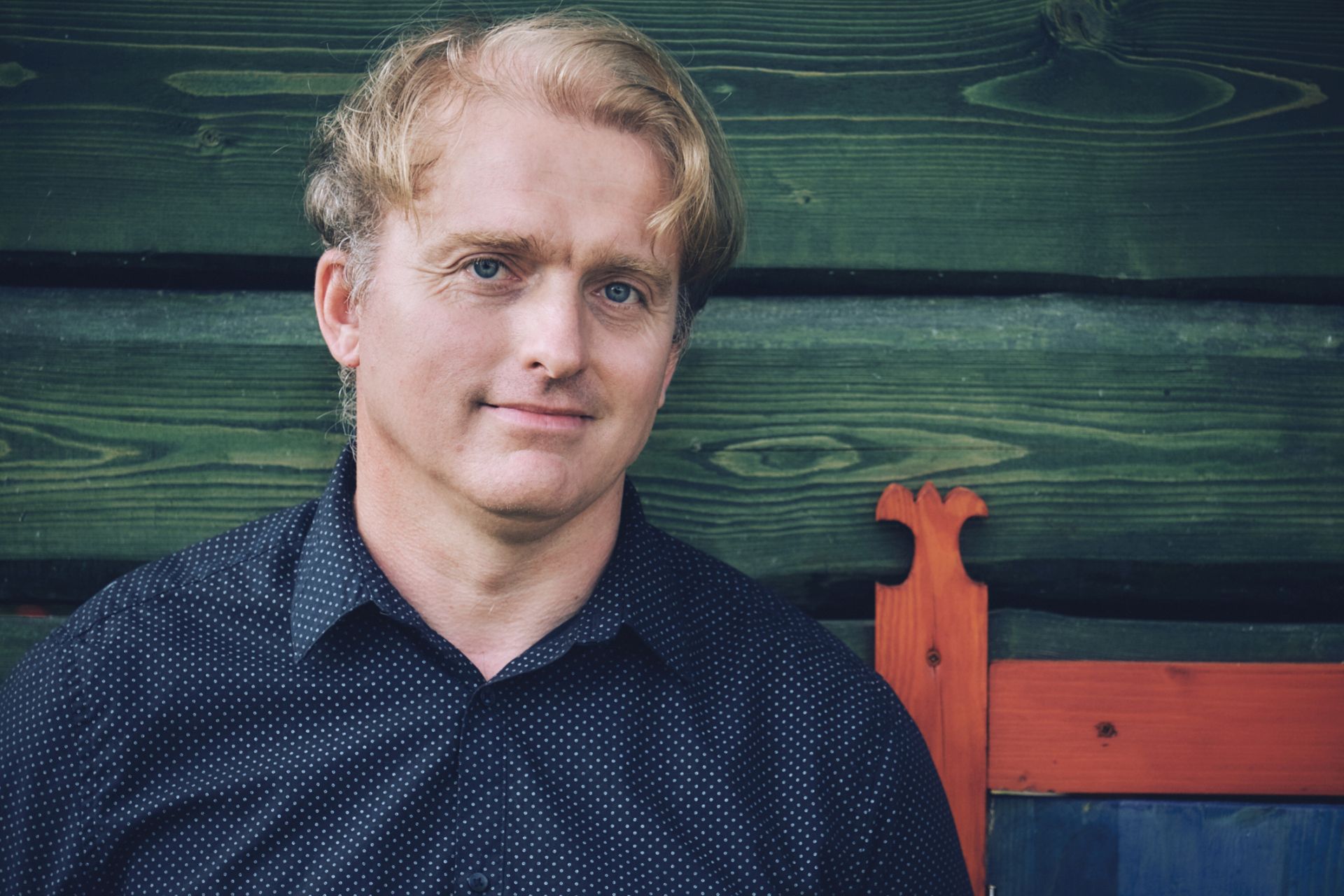 Kerti budit fabrikál, és naponta kétszer beül a nappalinkba – Lackfi János karanténnapjai