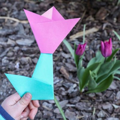 Egyszerű tavaszi tulipán hajtogatással