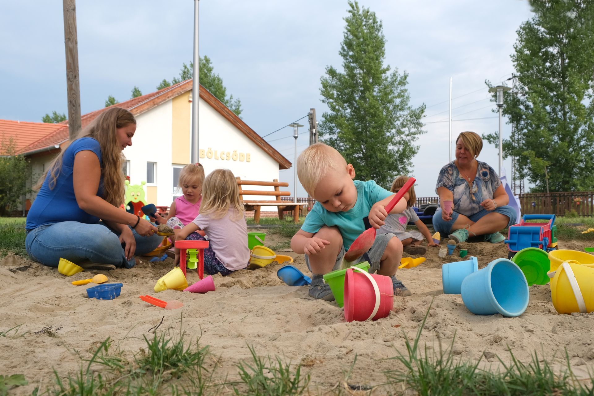 Nemcsak a veszélyhelyzetben közvetlenül érintett területeken kérhetik az ügyeletet a szülők