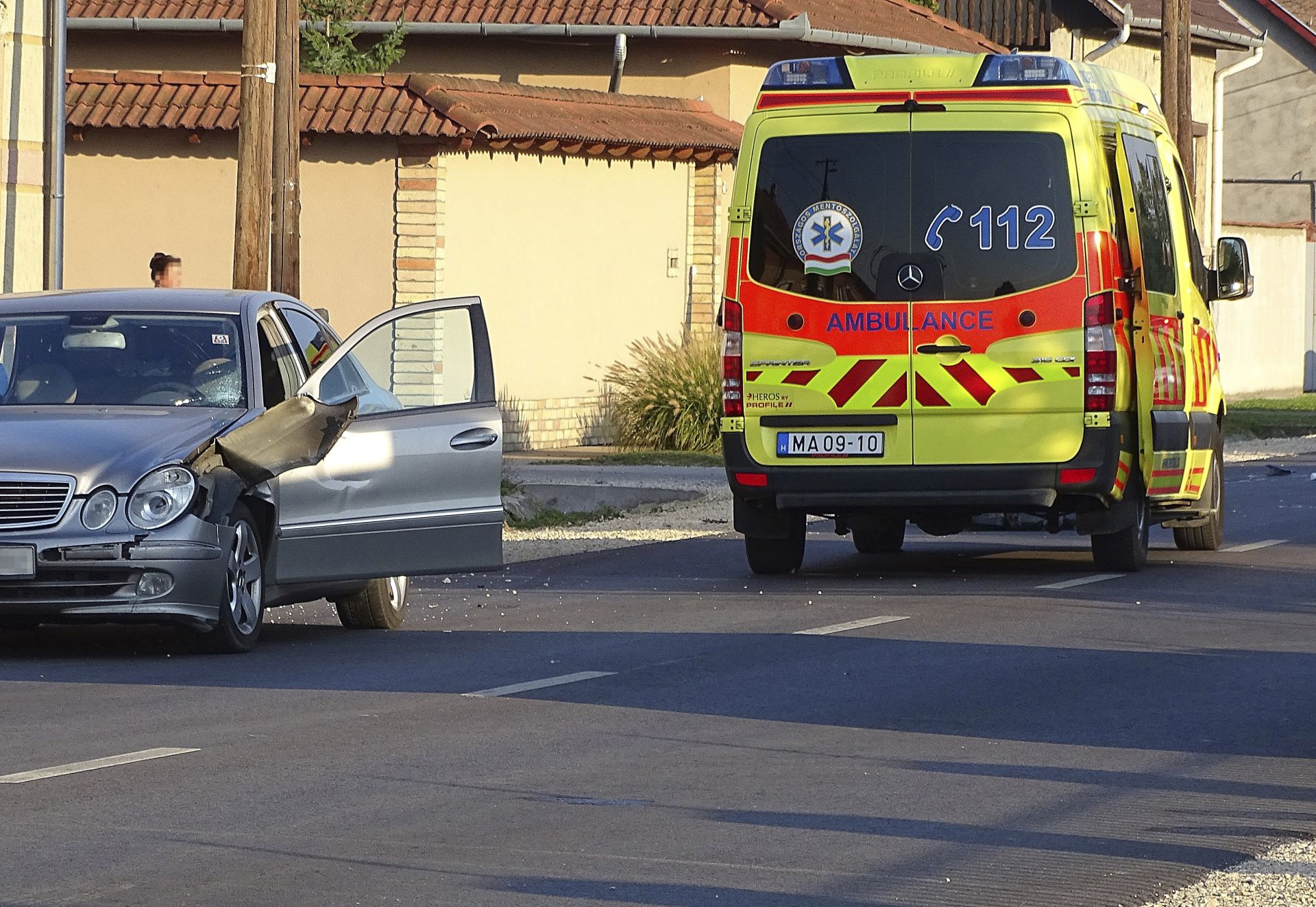 „Ha kell, éjjel kettőkor szervezzük át a kórházi ügyeletet” – Interjú a mentőszolgálat operatív főosztályvezetőjével