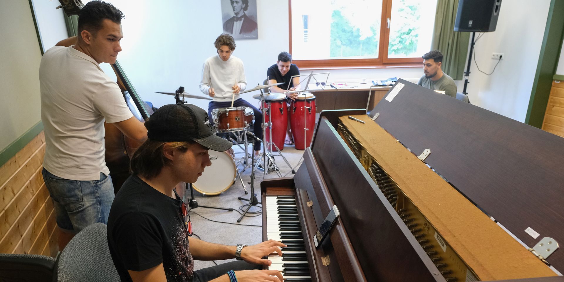10 év alatt 300 tehetséges fiatal zenésznek segített a Snétberger program