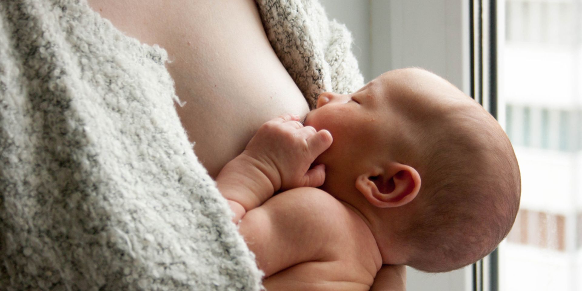 „Nagyon fontos, hogy a szülés utáni első két órában tudjon szopizni az újszülött”