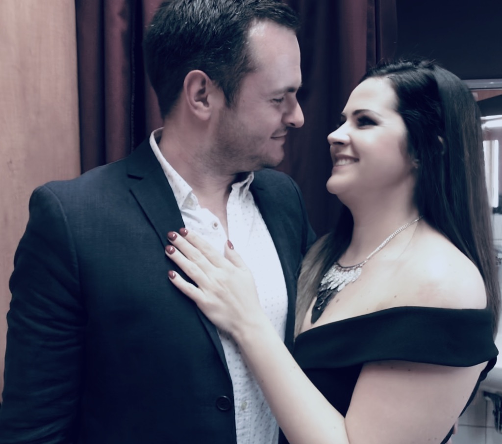 „Nincs annál jobb érzés, mint hogy a szerelmeddel együtt énekelheted a színpadon azt, hogy szerelmes vagy"