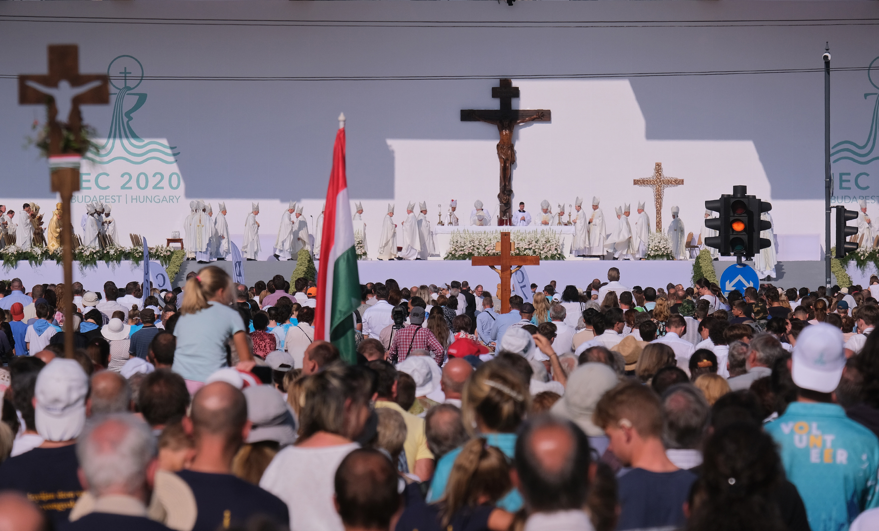 "Nem vagy egyedül" – megkezdődött az 52. Nemzetközi Eucharisztikus Kongresszus