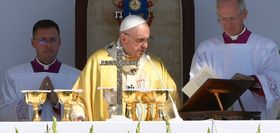Szent István és Szent Erzsébet bátorságáról is beszélt a hívők előtt Ferenc pápa 