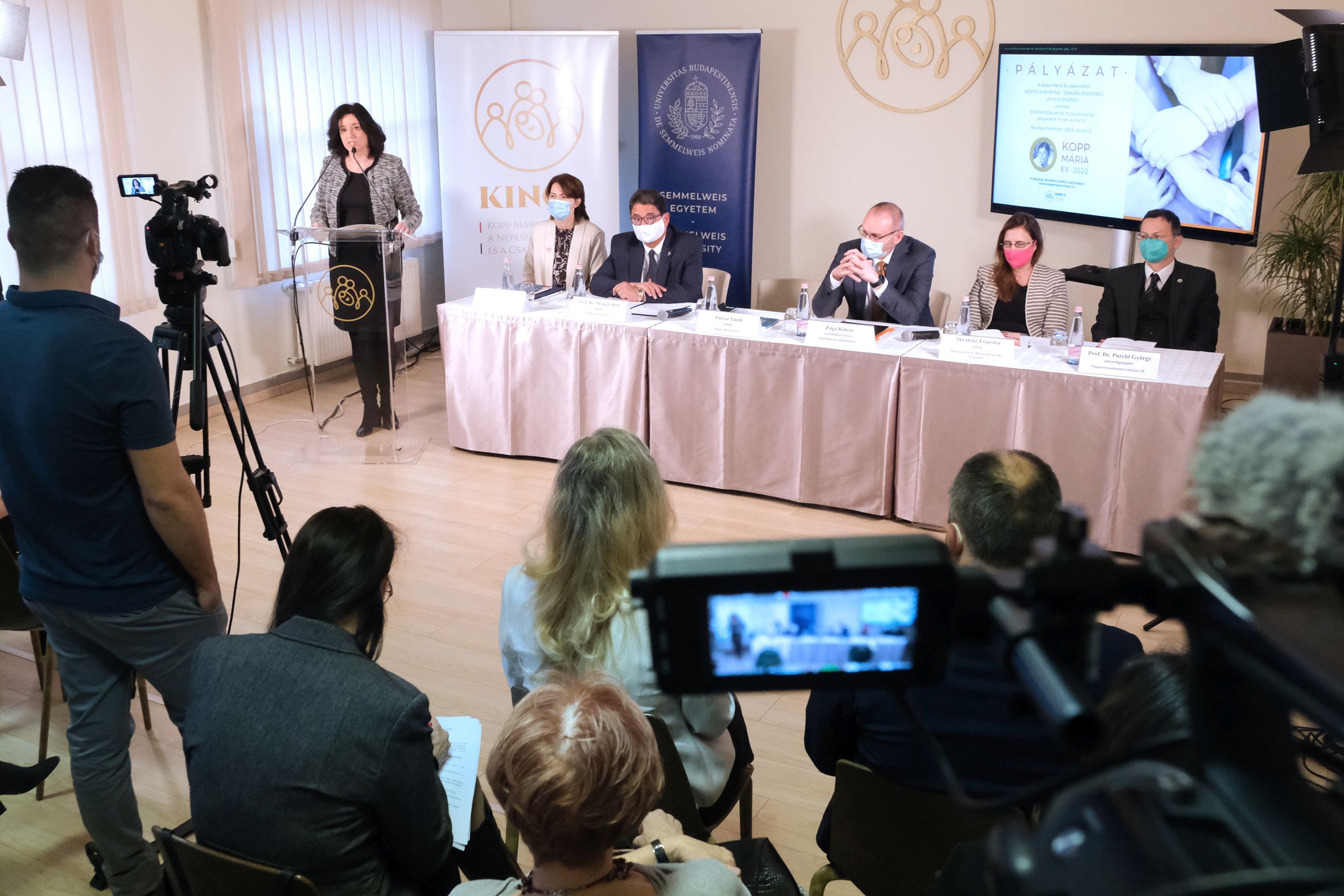 Egyre többen vágynak három gyermekre 