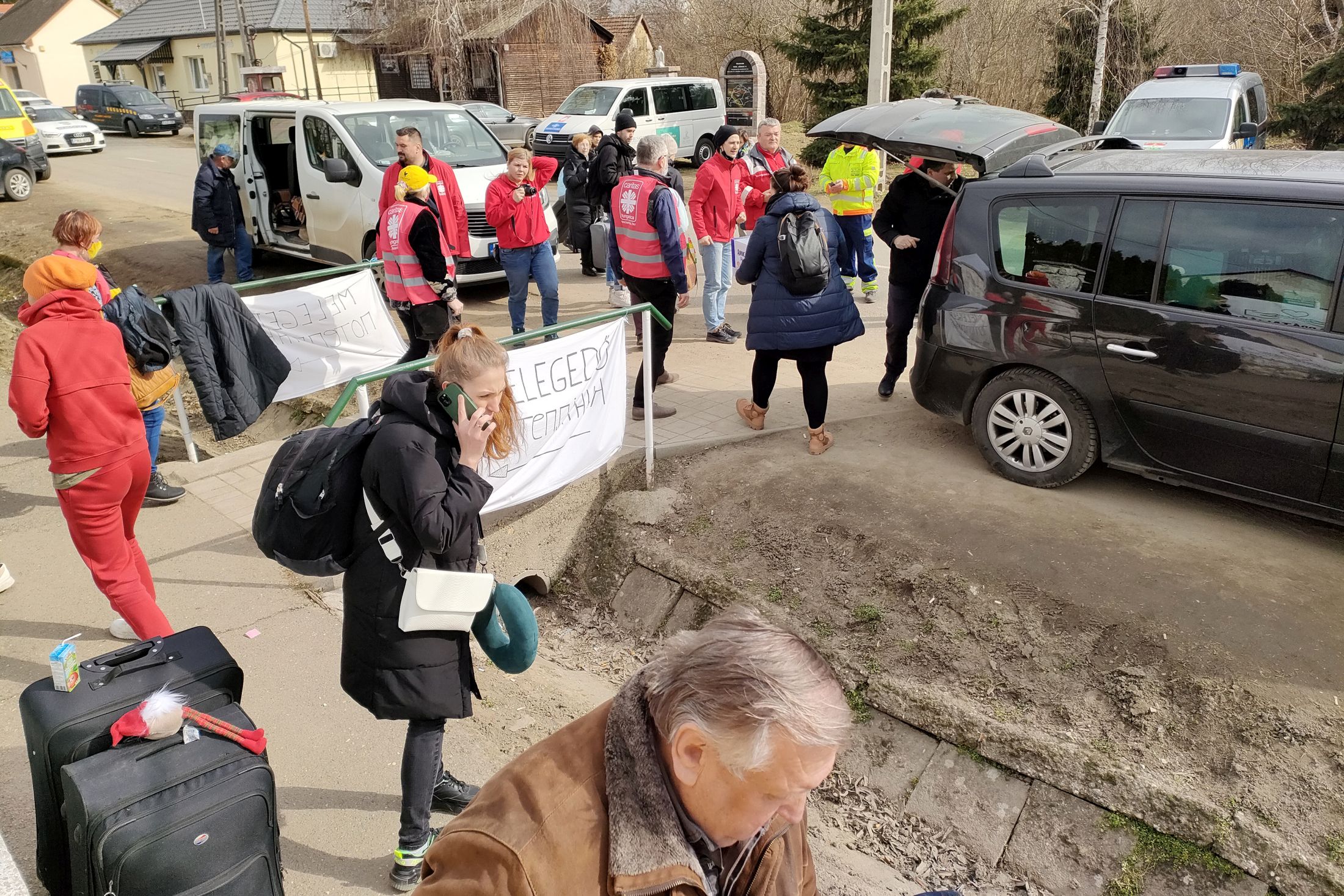 Kapcsoljon be a piros lámpa!  – szórólap figyelmeztet az emberkereskedelem veszélyére